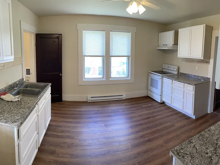 1231 Stevens Ave — Photo 5