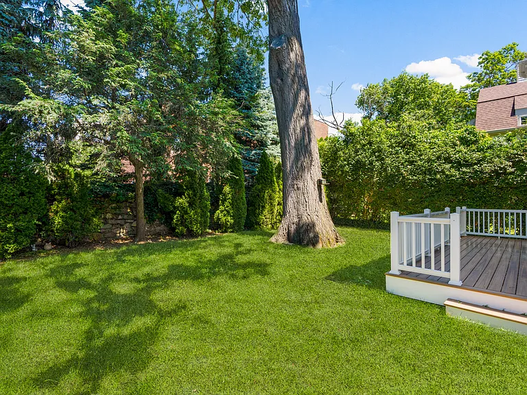 26 Vanderburgh Ave — Photo 35