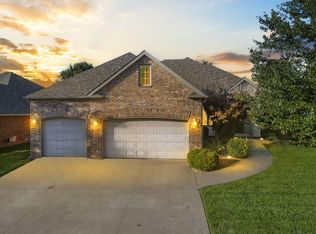 4589 E Fox Run Dr, Springfield, MO 65802