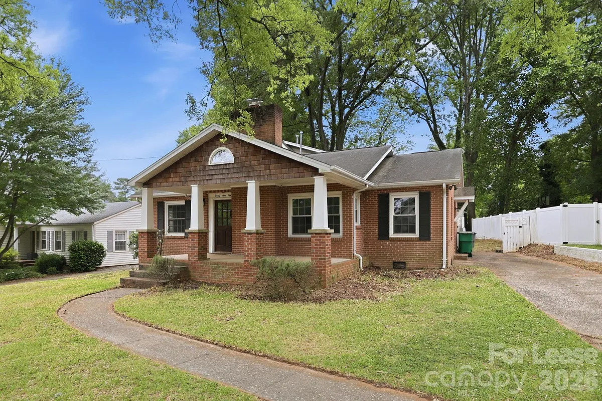 Building Photo - 2910 Forest Park Dr