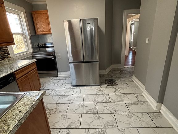 5th image of 203 Bigelow St #1