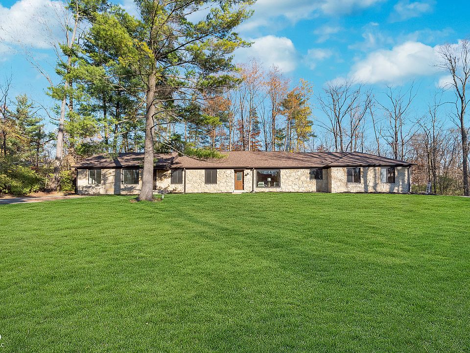 1st image of 10875 Willowmere Dr