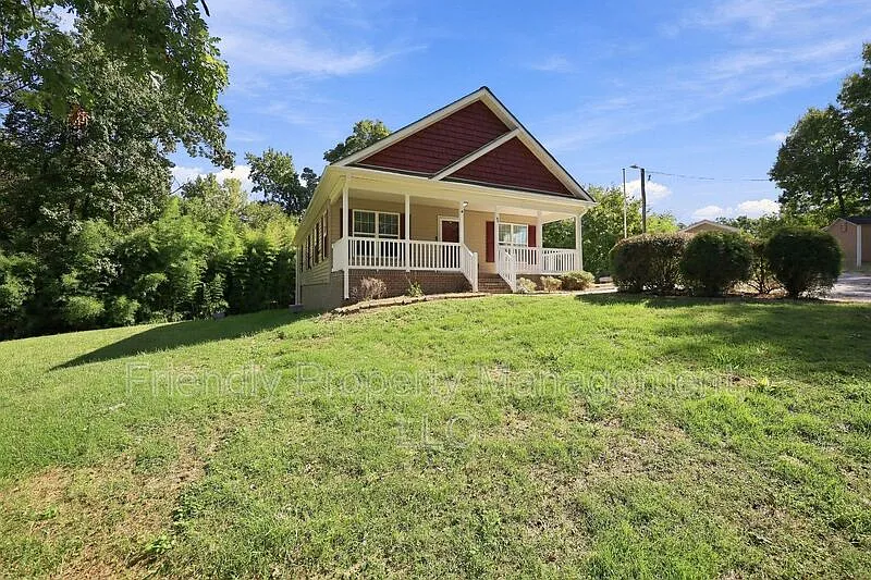 3 bed, 2.0 bath, 1176 sqft, $1,695 — Photo 3