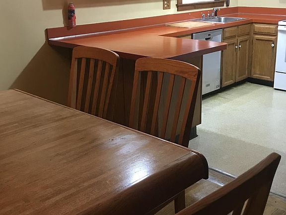 3rd image of 1265 Holly Pl