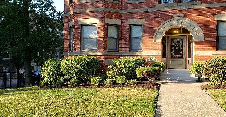 1st image of 11024 Detroit Ave