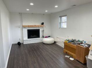 10038 Donald Ln, Granger, IN 46530