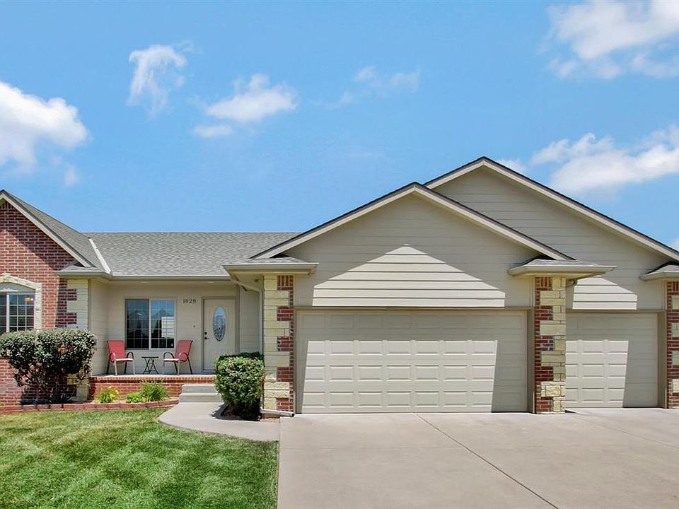 1st image of 1028 E Moss Wood Ct