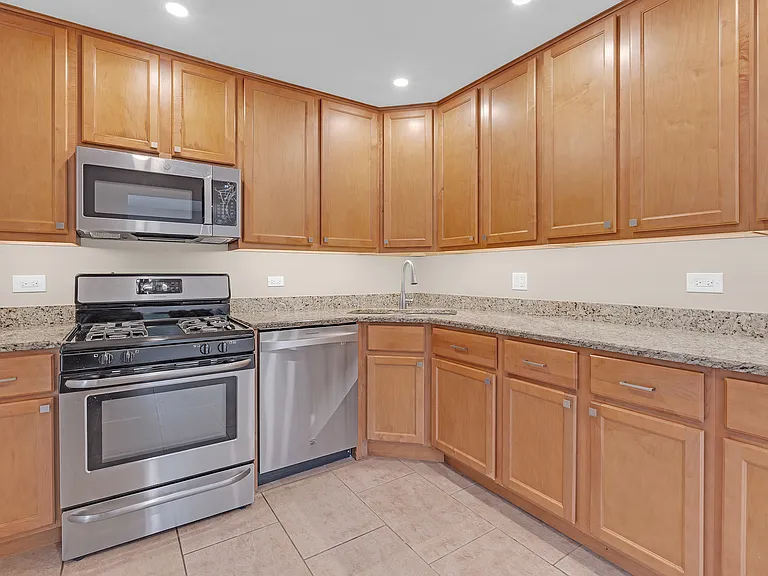 1055 N Bluebonnet Ln — Photo 10