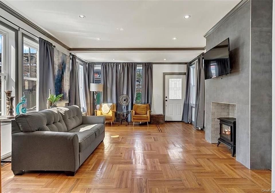 1st image of 2530 Seymour Ave #1