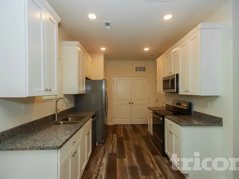 109 Sunwood Ct — Photo 8