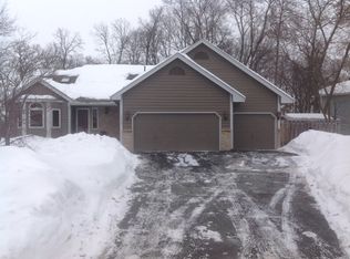 1010 Barbara Ct, Chanhassen, MN 55317