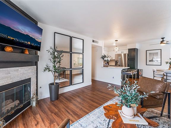 3rd image of 3044 Casey Dr Unit 101