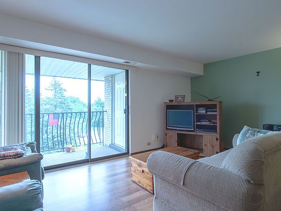 2nd image of 6950 W Forest Preserve Dr APT 314