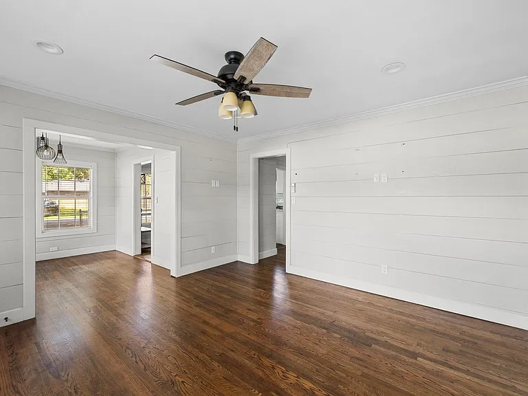 1036 Jackson St — Photo 12