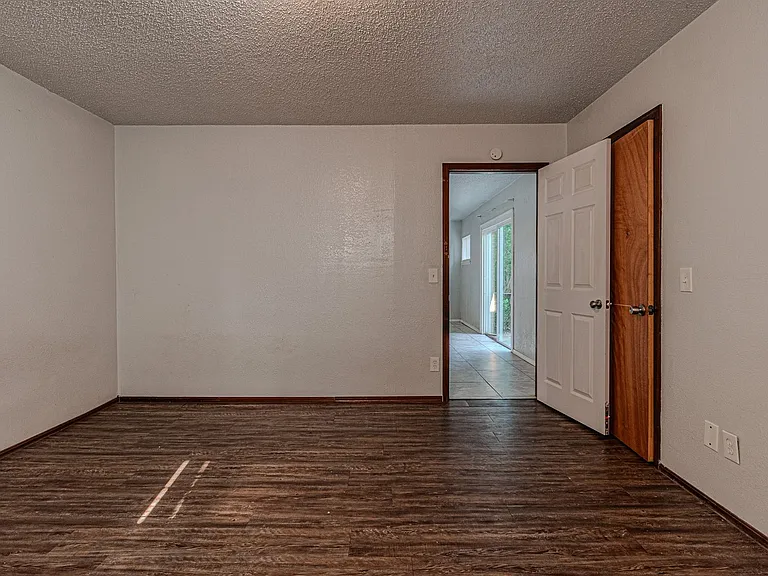 2705 NE 18th St — Photo 52