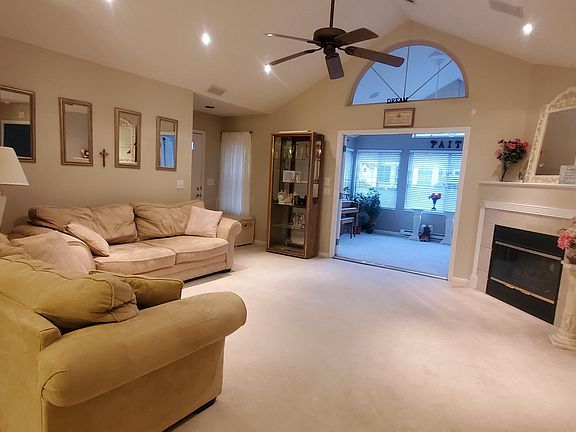 5th image of 4723 Wenham Park #17-472