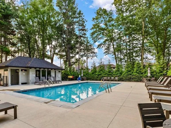 2031 Ottawa Beach Rd, Holland, MI 49424