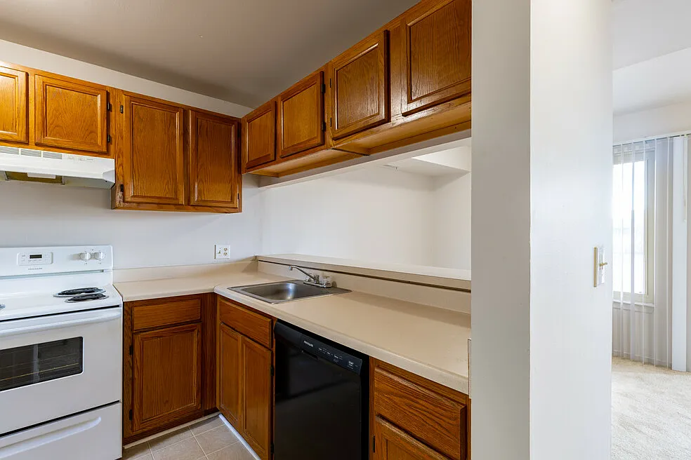 Warren Village Apartments — Photo 4