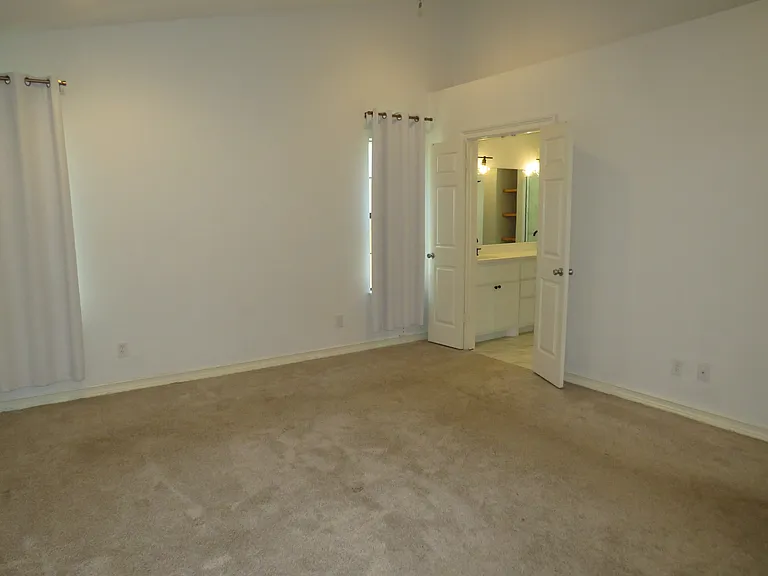 2308 Crestmeadow St — Photo 16