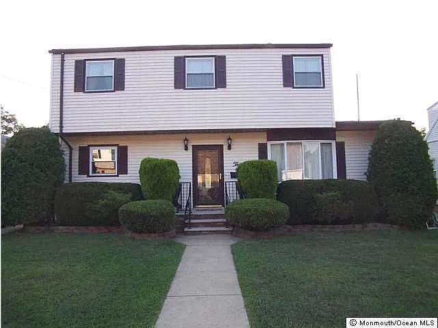 13 Woodlawn Ave photo 1