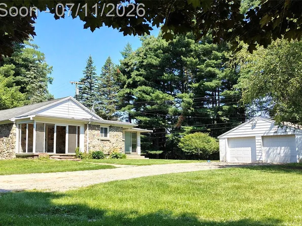 5600 Hemingway Lake Rd, Otter Lake, MI 48464