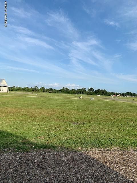 1st image of 7 S Estate Dr