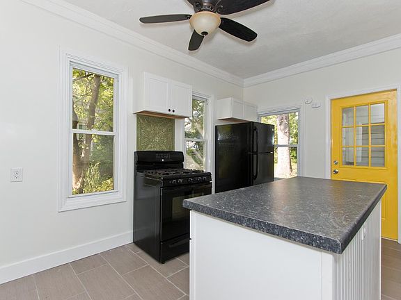 3rd image of 1117 Sigsbee St SE