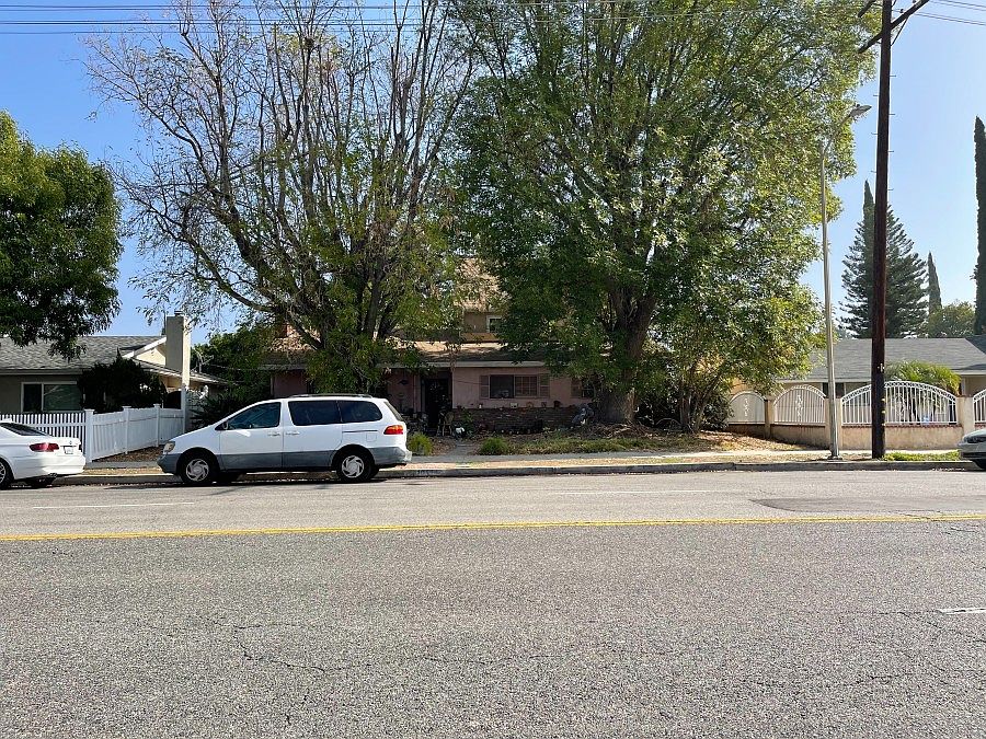 1st image of 10144 Hayvenhurst Ave
