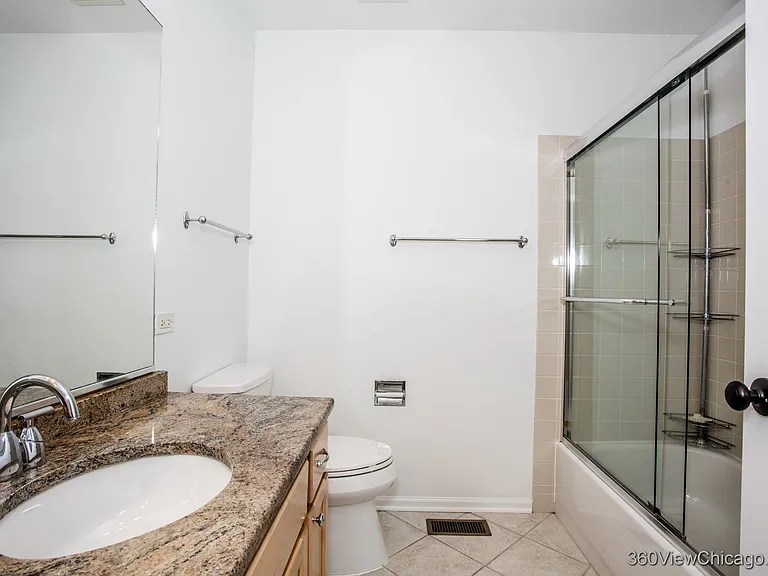 2140 Yale Cir — Photo 18