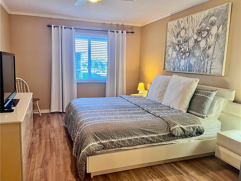 256 Palm Dr #6 — Photo 7