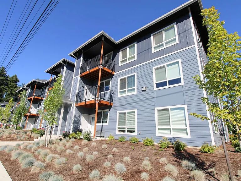 Creek's Edge Apartments — Photo 63