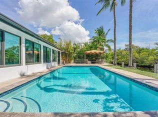 956 SE 10th Ct, Pompano Beach, FL 33060