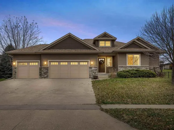 1670 Cedar Springs Ct, North Liberty, IA 52317