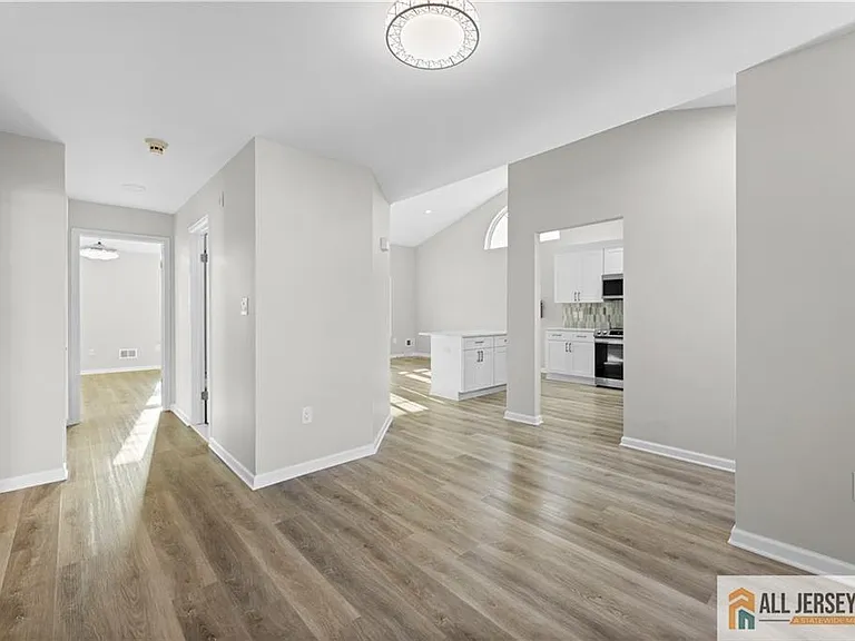 13 Canterbury Dr #13E — Photo 5