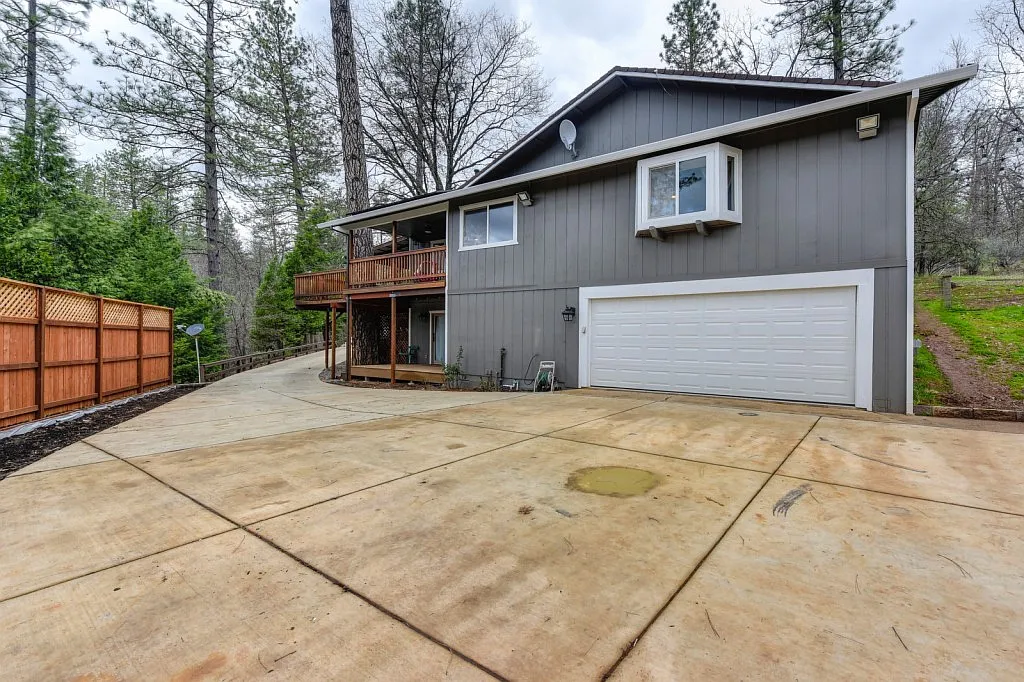 3100 Pioneer Hill Rd photo 1