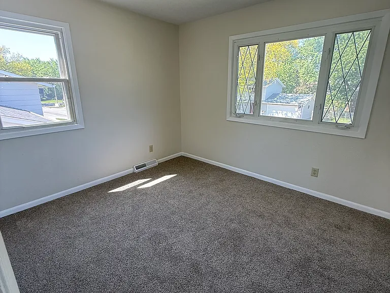 3309 S Hampton Dr — Photo 8