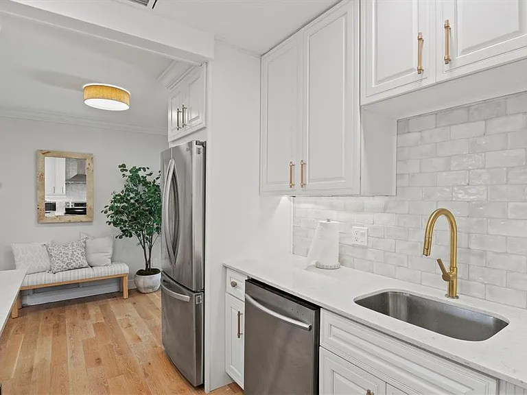 326 S Lime Ave — Photo 20