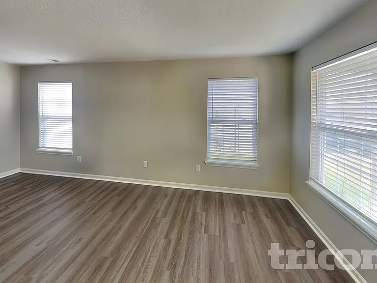 10213 Blue Sky Dr — Photo 14