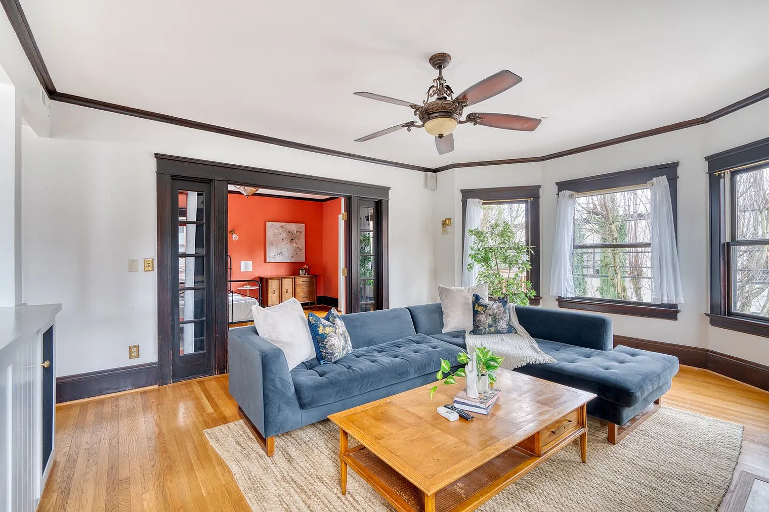 2 bed, 2.0 bath, 1991 sqft, $6,860 — Photo 2