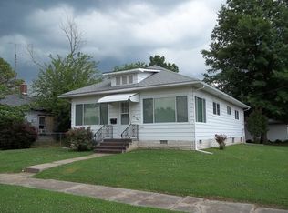 712 S Thomas St, Christopher, IL 62822