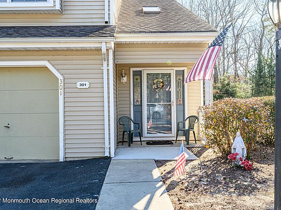 3rd image of 301 Wales Ln #313