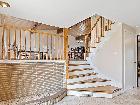2nd image of 2922 Fairway Ct