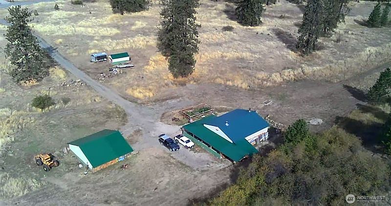 3rd image of 4297 Bissell Road