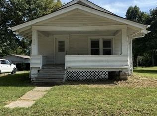 414 N West St, Cameron, MO 64429