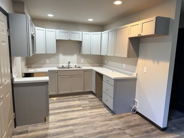 3147 Oak Knoll Dr #1, Eau Claire, WI 54701