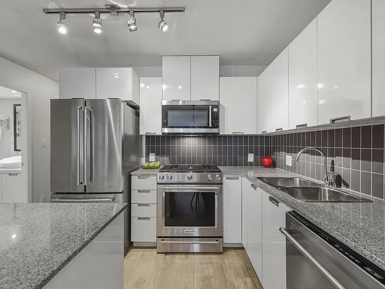 151 W 2nd St #1102 — Photo 4