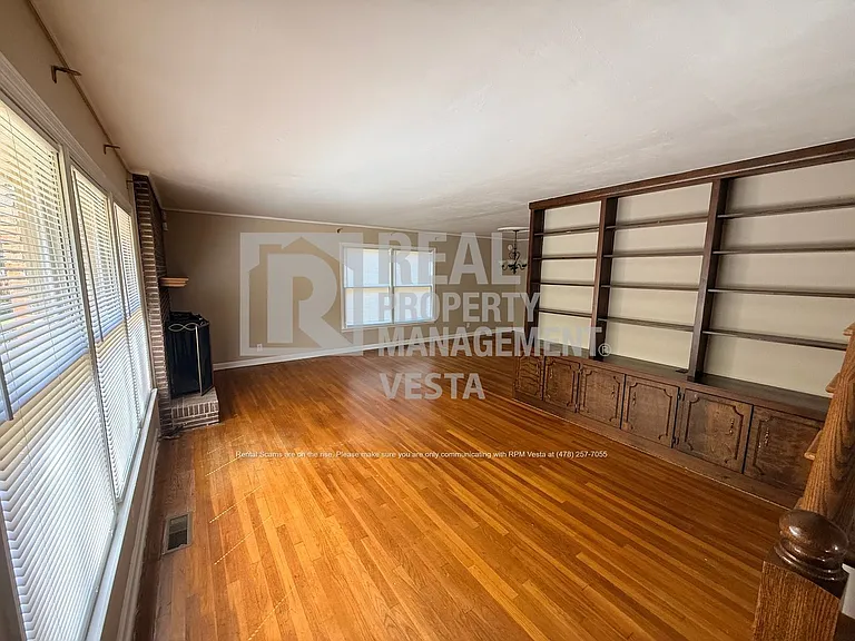 1933 Deerwood Pl — Photo 12