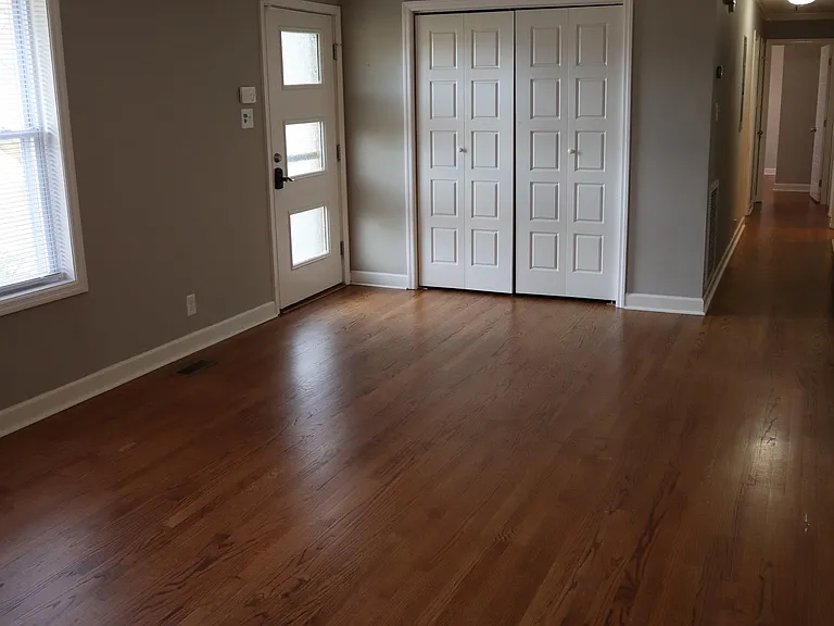 105 Wildwood Dr — Photo 3