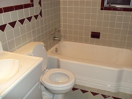 3rd image of 1528 Young Ave
