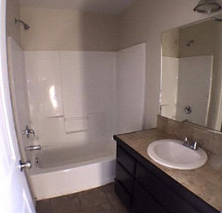 5th image of 3200 Anita St #3309